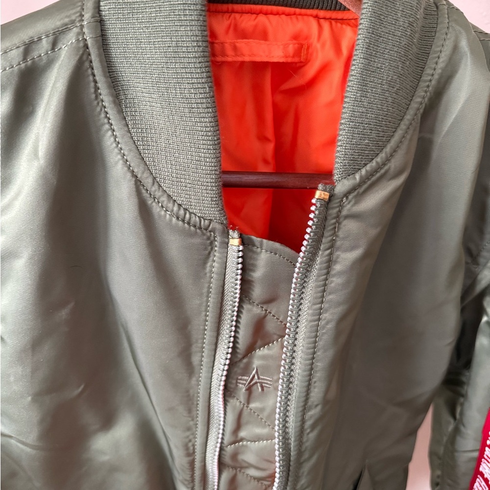 Alpha Industries MA-1 Bomber Jacket Olive Green Flight Jacket Size M NWOT - Picture 10 of 16
